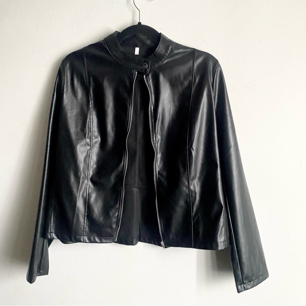 ✨ Zip-up Jacket - Picture 2 of 9